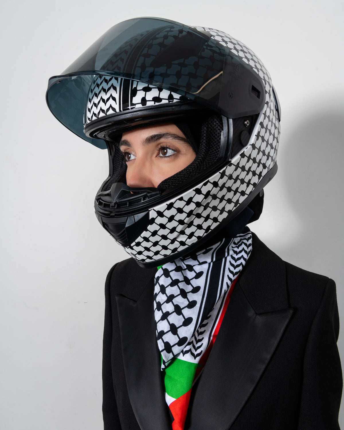 Keffiyeh Motorcycle Helmet Women